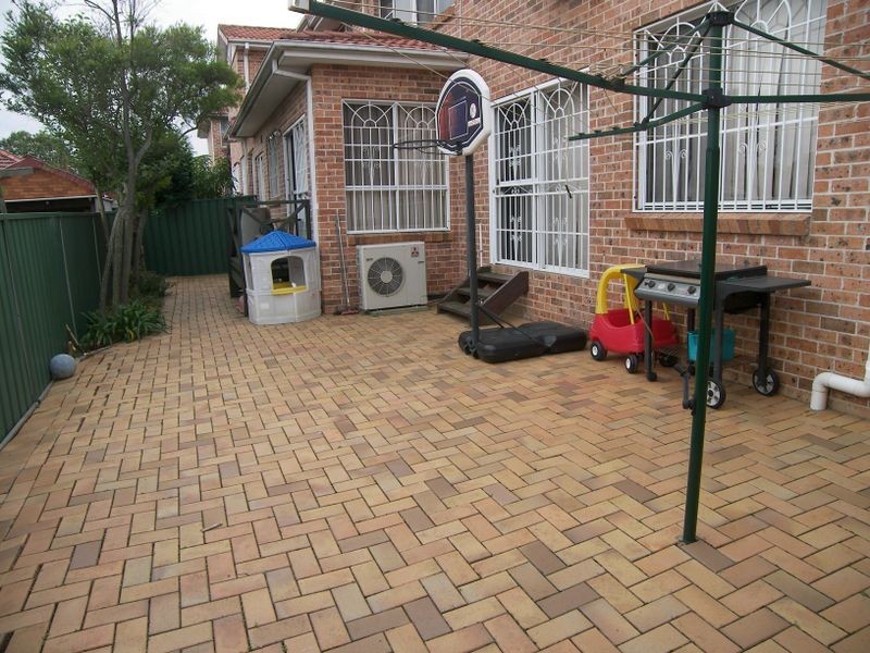 6/30 Albion Street, Roselands NSW 2196