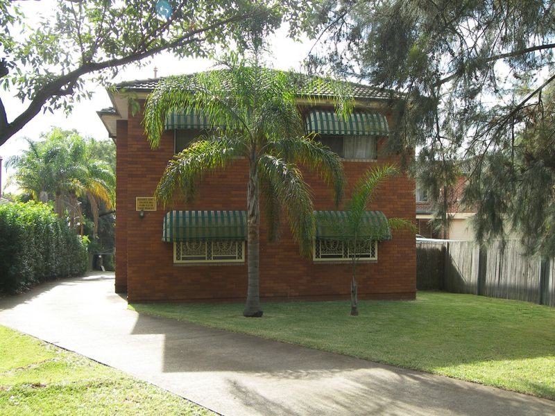 2/12 Nicoll Street, Roselands NSW 2196