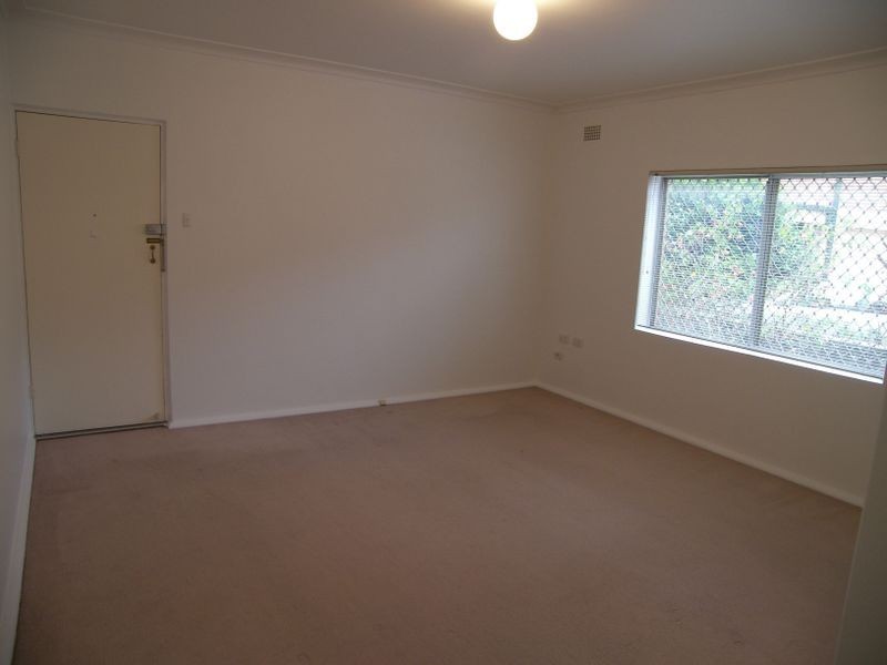 2/12 Nicoll Street, Roselands NSW 2196