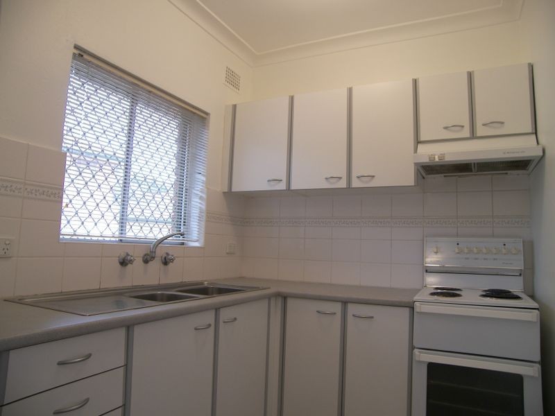 2/12 Nicoll Street, Roselands NSW 2196