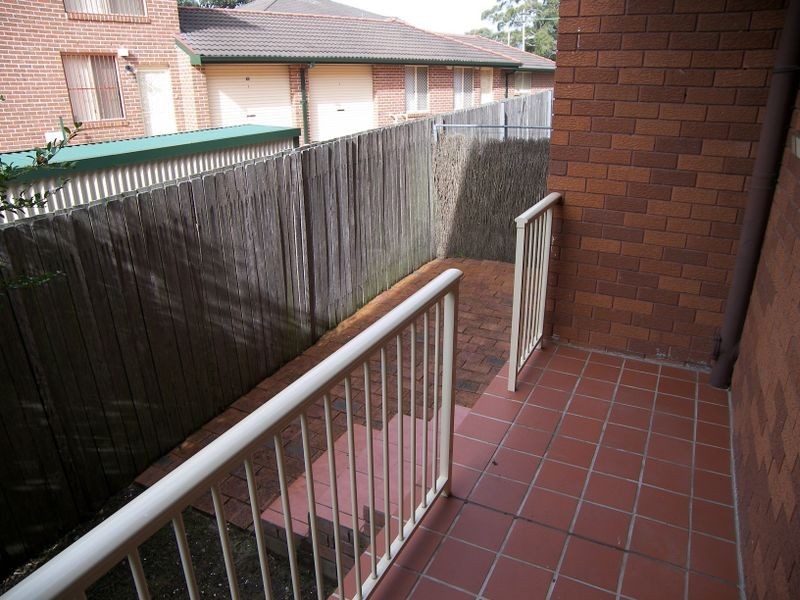 2/12 Nicoll Street, Roselands NSW 2196