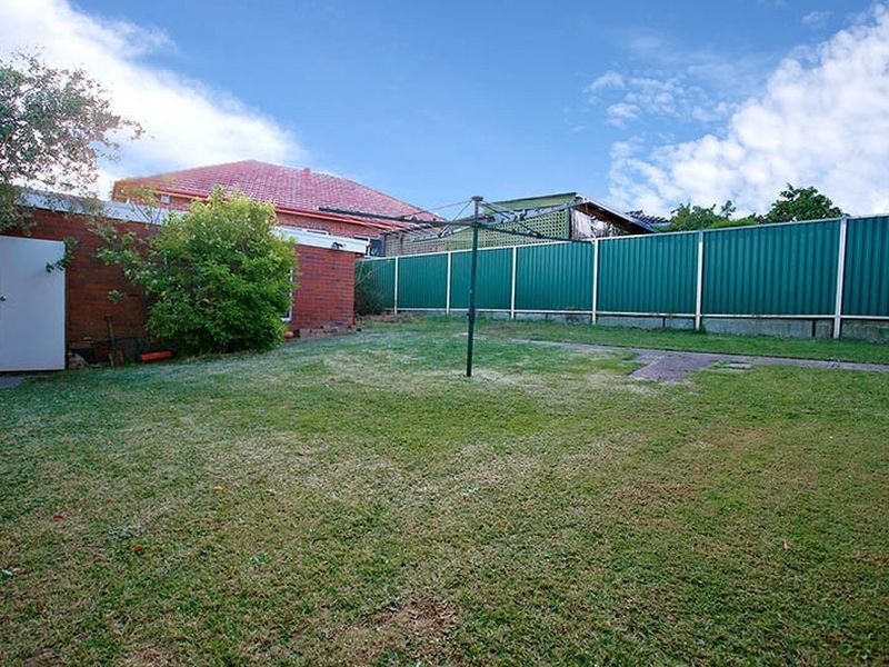 23 Beaconsfield Avenue, Kingsgrove NSW 2208