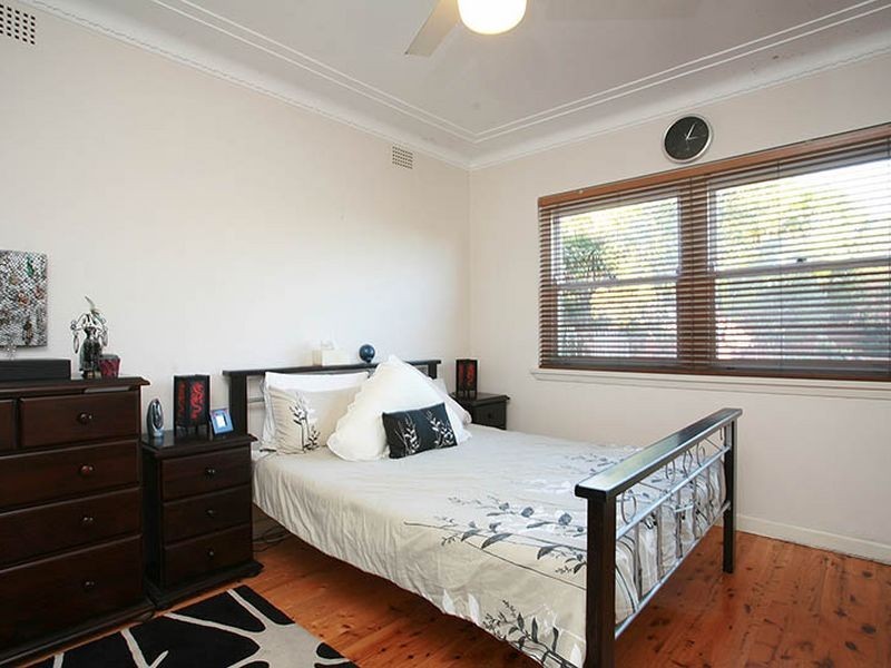 23 Beaconsfield Avenue, Kingsgrove NSW 2208