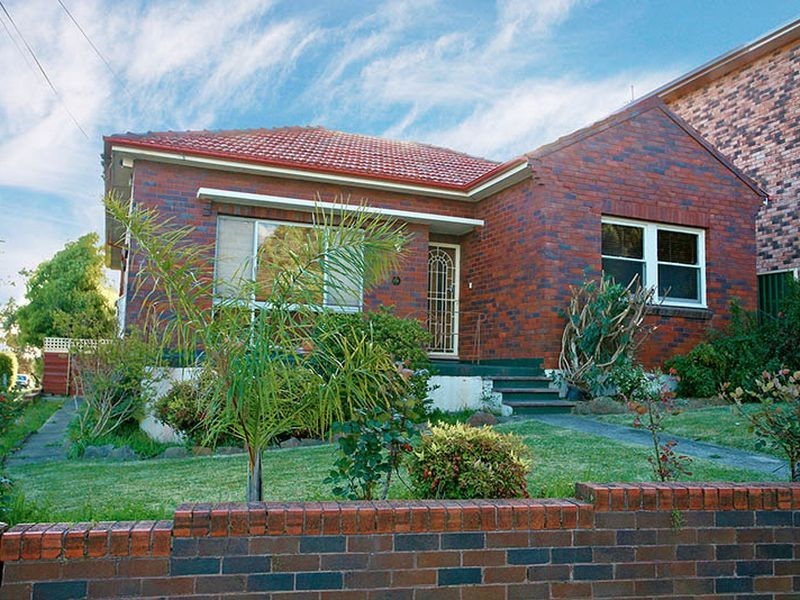 23 Beaconsfield Avenue, Kingsgrove NSW 2208