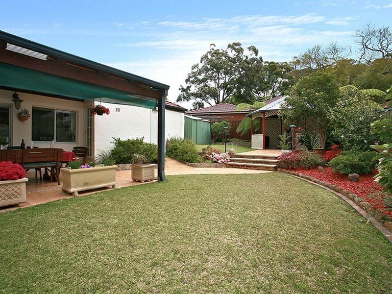 33 Caloola Crescent, Beverly Hills NSW 2209