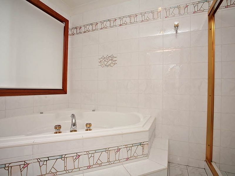 33 Caloola Crescent, Beverly Hills NSW 2209