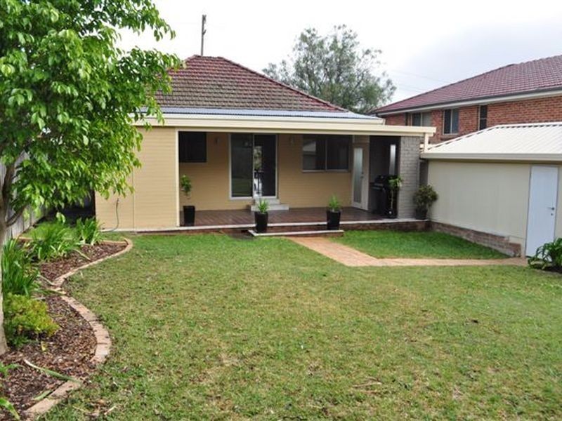 37 Vivienne Street, Kingsgrove NSW 2208