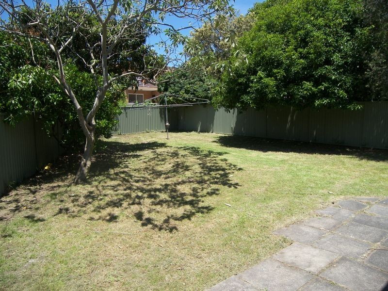 27 Morris Avenue, Kingsgrove NSW 2208