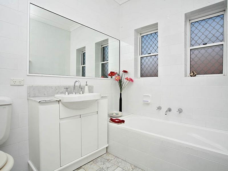 4 Rodgers Avenue, Kingsgrove NSW 2208