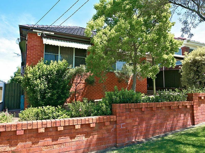 4 Rodgers Avenue, Kingsgrove NSW 2208