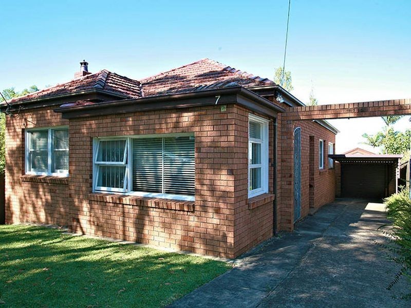 7 Springfield Avenue, Roselands NSW 2196