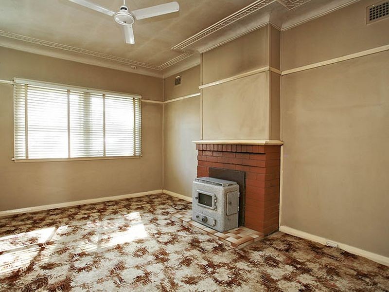 7 Springfield Avenue, Roselands NSW 2196