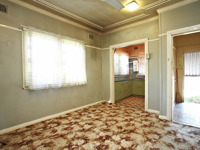 7 Springfield Avenue, Roselands NSW 2196