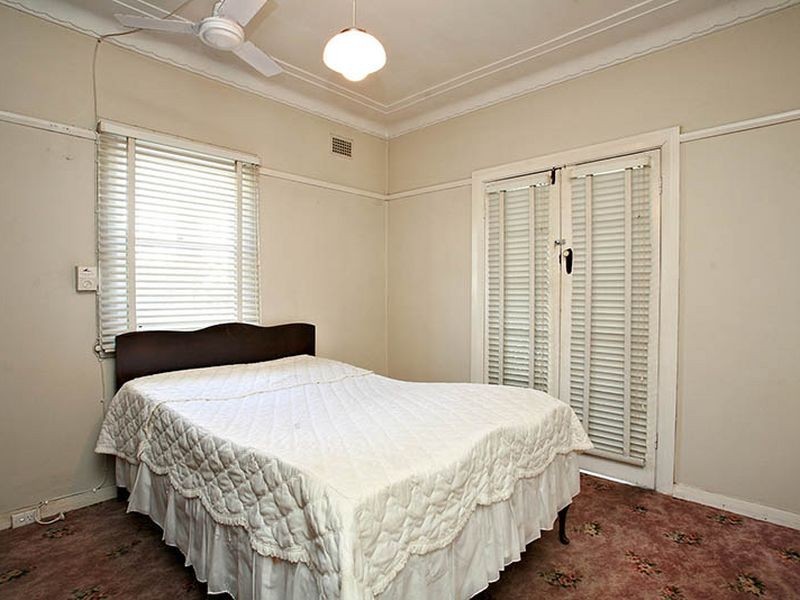 7 Springfield Avenue, Roselands NSW 2196