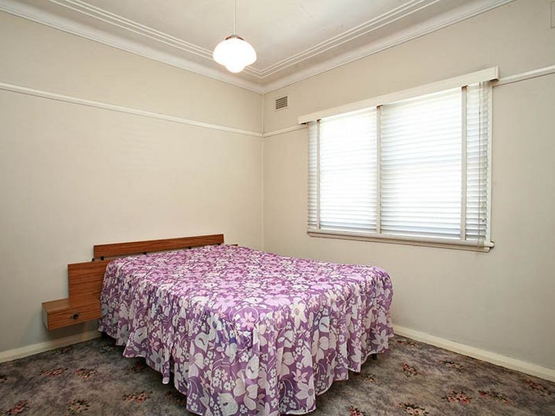 7 Springfield Avenue, Roselands NSW 2196