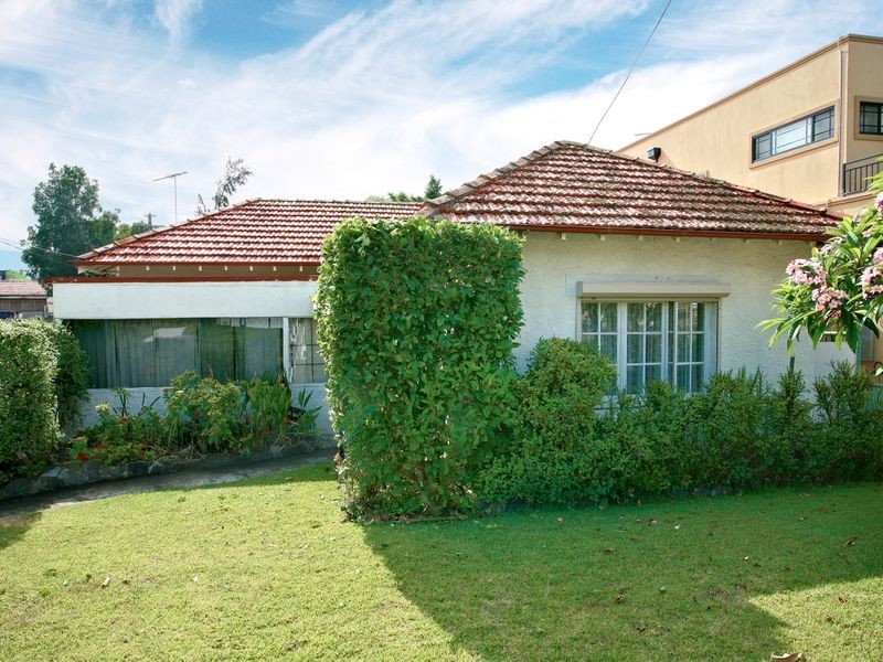 2 Roy Street, Kingsgrove NSW 2208