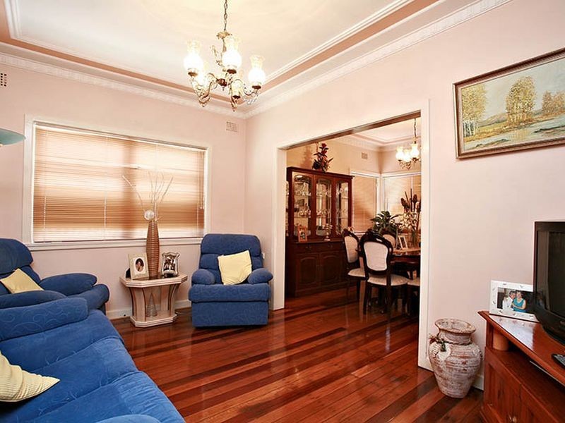 16 Bennett Street, Kingsgrove NSW 2208