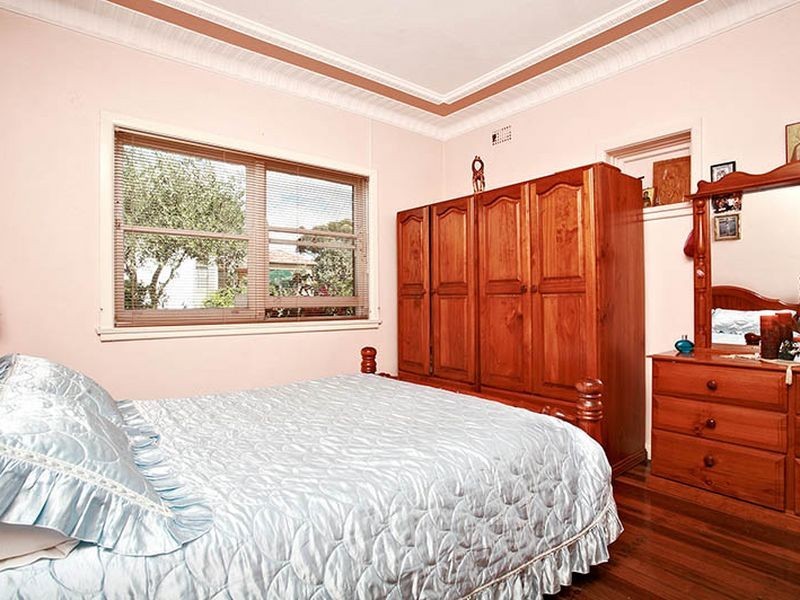 16 Bennett Street, Kingsgrove NSW 2208