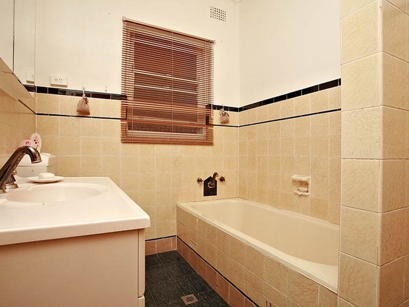 16 Bennett Street, Kingsgrove NSW 2208