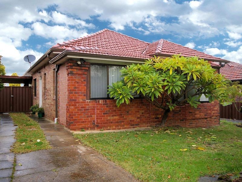 25 Kinsel Avenue, Kingsgrove NSW 2208