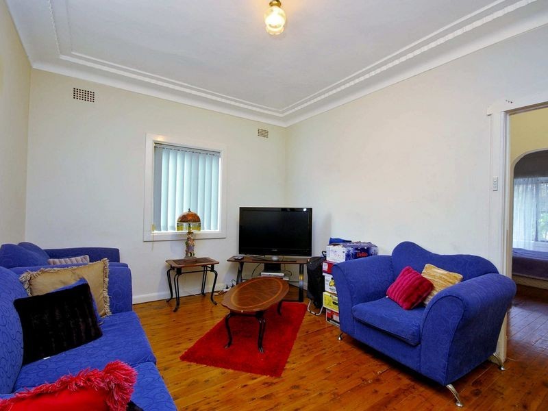 25 Kinsel Avenue, Kingsgrove NSW 2208