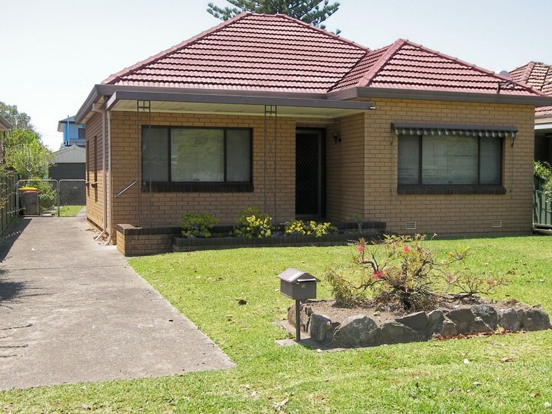 18 Rosebank Avenue, Kingsgrove NSW 2208