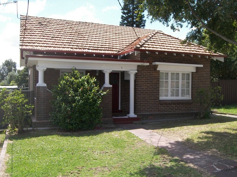 1 Moorefields Road, Kingsgrove NSW 2208