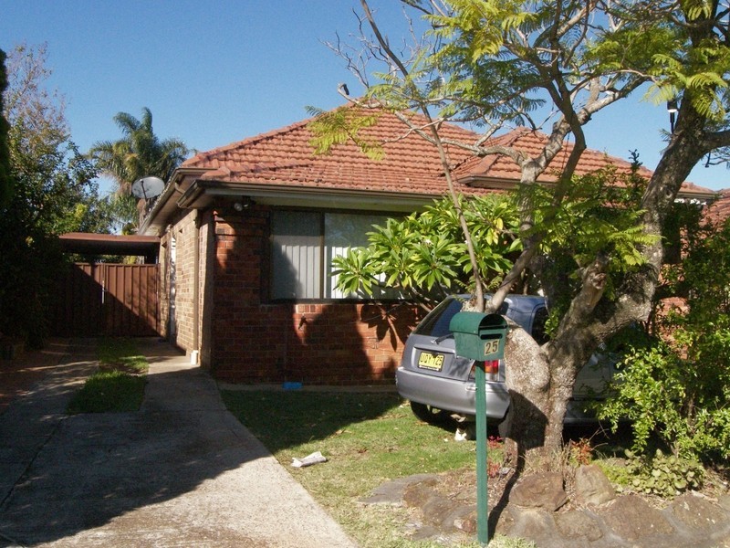 25 Kinsel Avenue, Kingsgrove NSW 2208