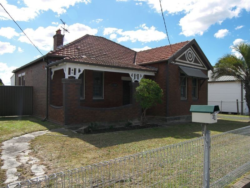 31 St Albans Road, Kingsgrove NSW 2208