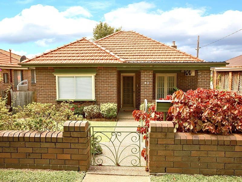 42 Robert Street, Kingsgrove NSW 2208