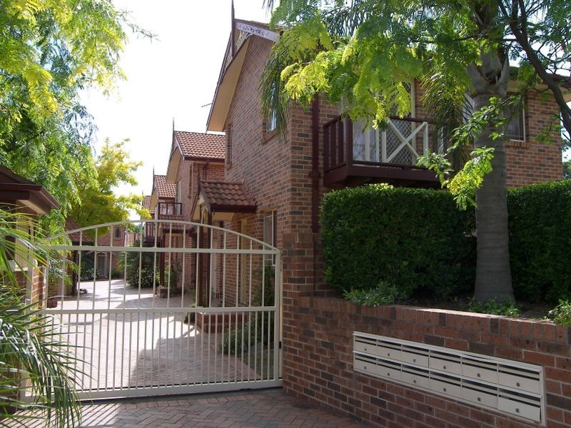 6/14-16 Bower Street, Roselands NSW 2196