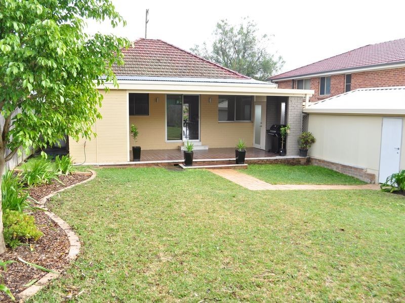 37 Vivienne Street, Kingsgrove NSW 2208