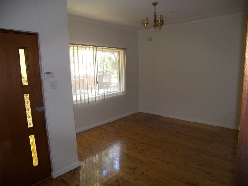 27 Morris Avenue, Kingsgrove NSW 2208