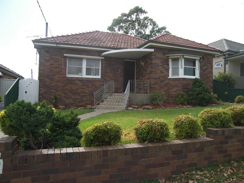 24 Rosemeath Avenue, Kingsgrove NSW 2208