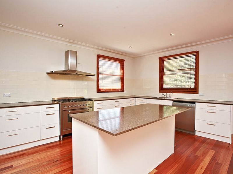 10 Nairn Street, Kingsgrove NSW 2208