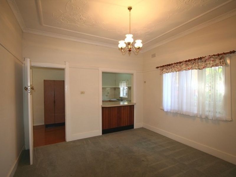 18 Elizabeth Street, Kingsgrove NSW 2208