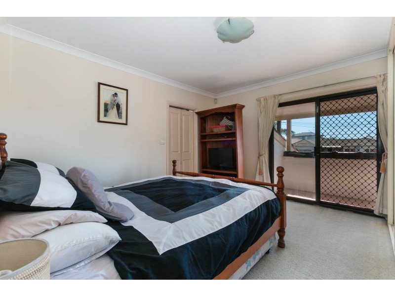 3 Giles St, Chifley NSW 2036