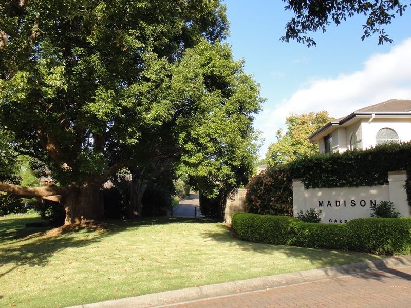 8 Madison Ave, Carlingford NSW 2118