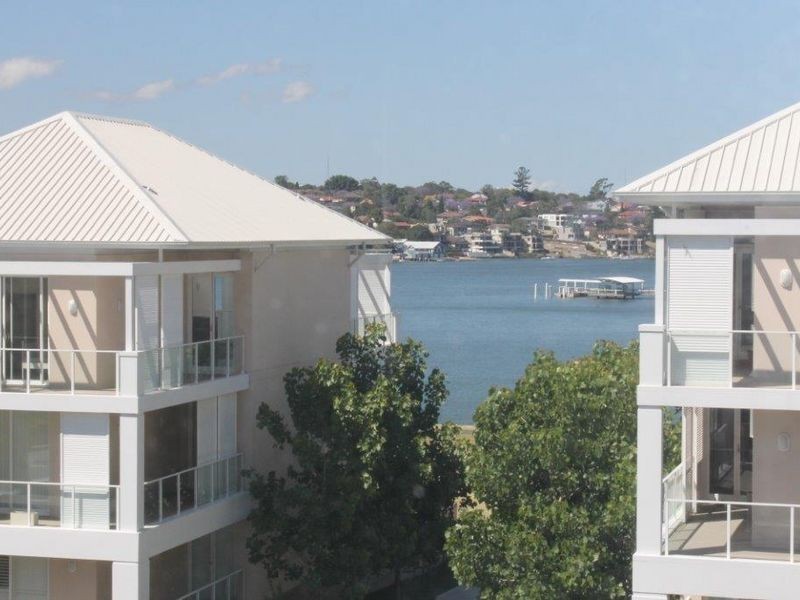 6 Peninsula Drive, Breakfast Point NSW 2137