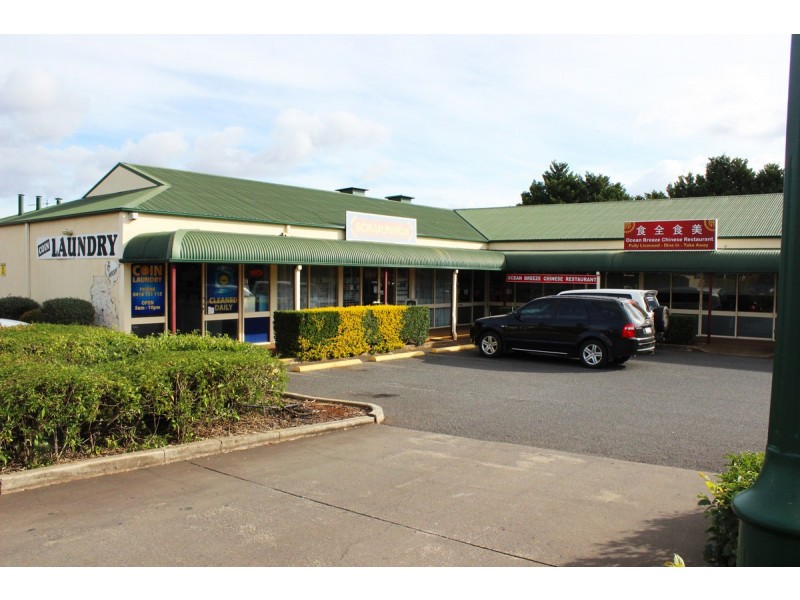 Shop 9/837 Ruthven Street, Kearneys Spring QLD 4350