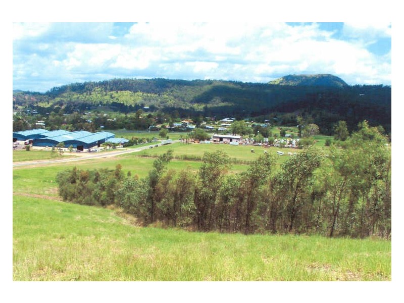 8700 Warrego Highway, Withcott QLD 4352