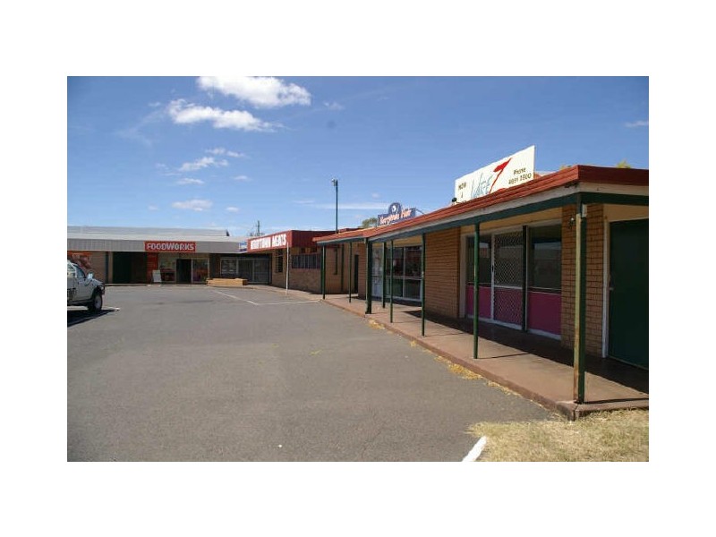 9 Toowoomba Road, Oakey QLD 4401