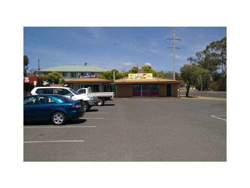 9 Toowoomba Road, Oakey QLD 4401