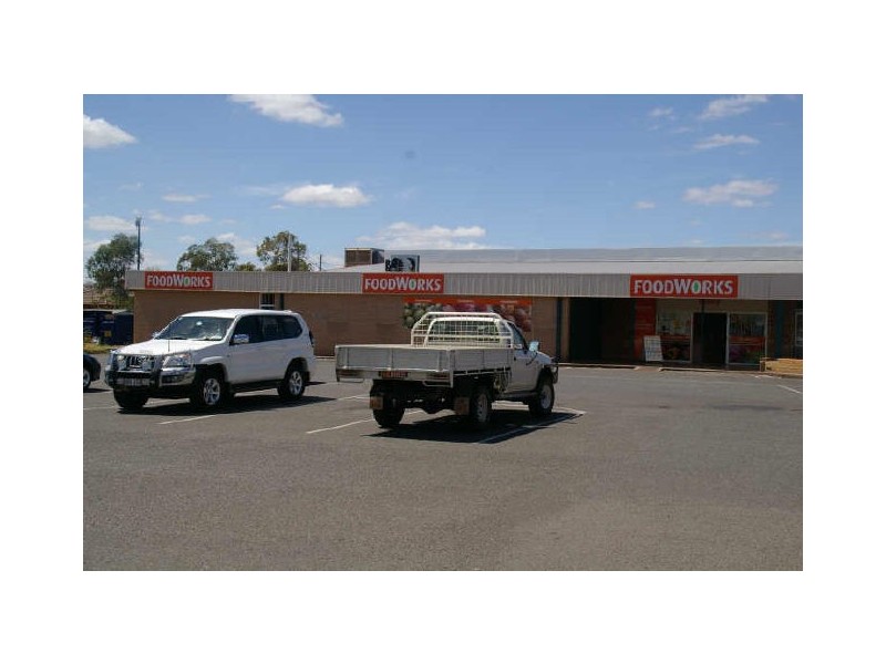 9 Toowoomba Road, Oakey QLD 4401