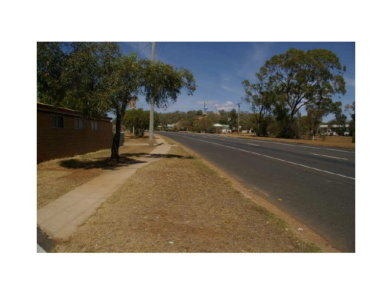 9 Toowoomba Road, Oakey QLD 4401