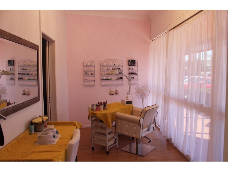 4a/462 West Street, Kearneys Spring QLD 4350