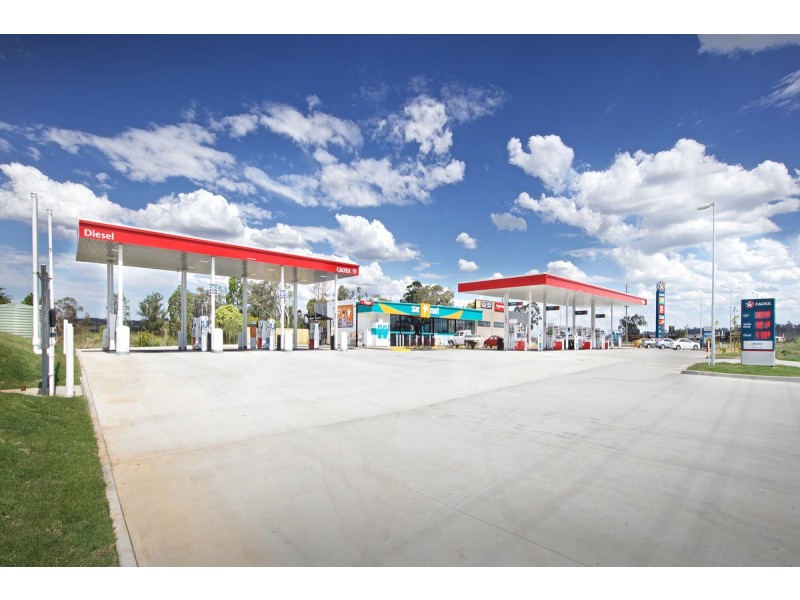 10810 Warrego Highway, Charlton QLD 4350