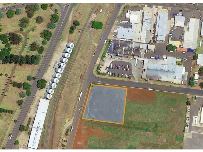 20-32 Condamine Street, Harristown QLD 4350