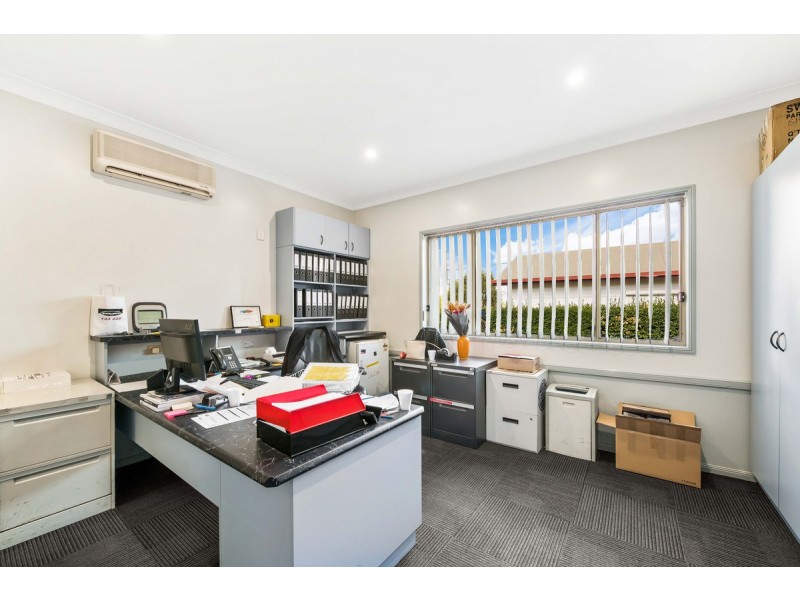 84 Drayton Road, Harristown QLD 4350