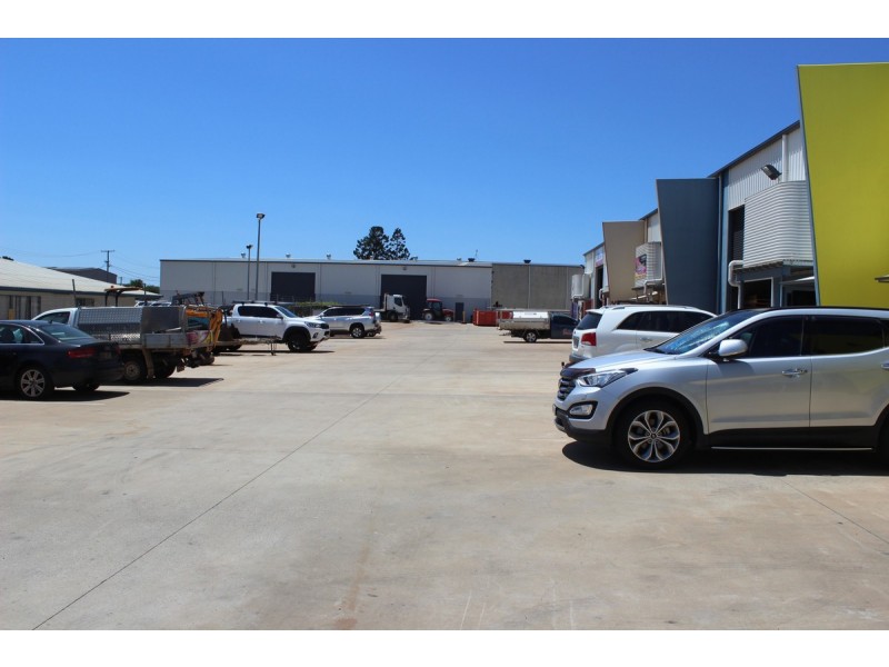 Unit 2/6-8 Production Court, Wilsonton QLD 4350